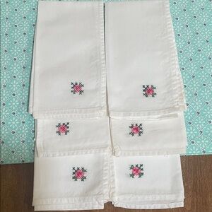 White Napkins with Floral Embroidery